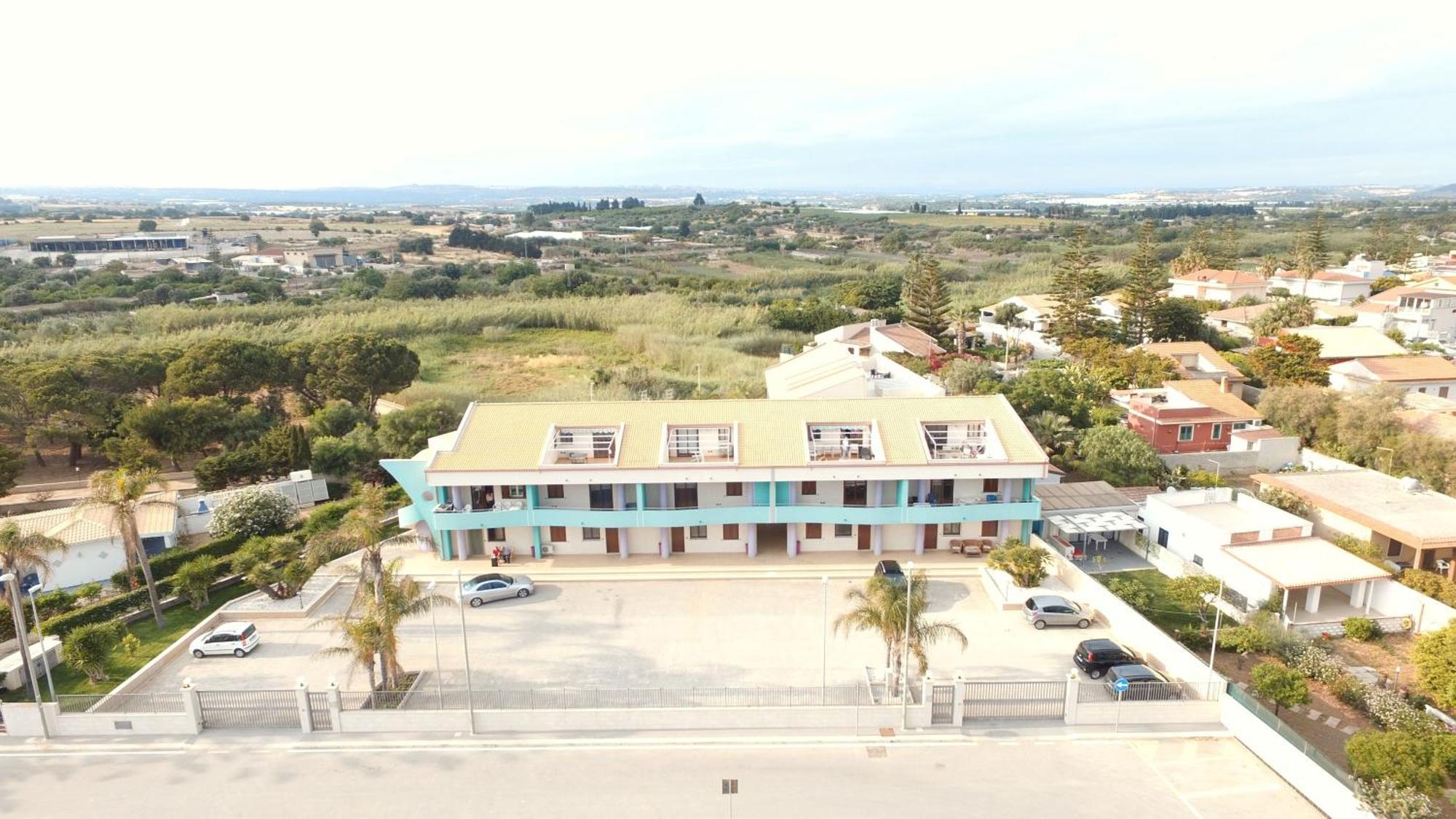 Residence Fronte Mare Santa Maria Del Focallo Exterior foto